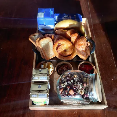 Tipi Cheyenne Des Monteaux