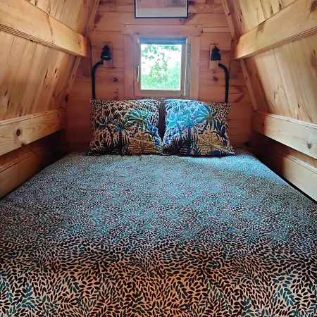 Tipi Cheyenne Des Monteaux